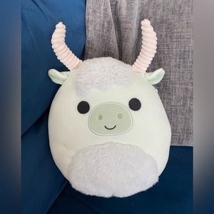 Iver the Highland Cow Squishmallow